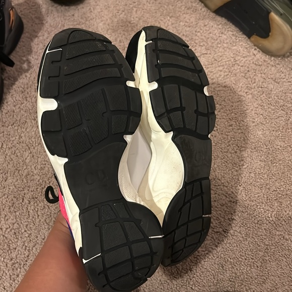 Unisex size 8.5 mens first like a size 10 woman. - Picture 2 of 4